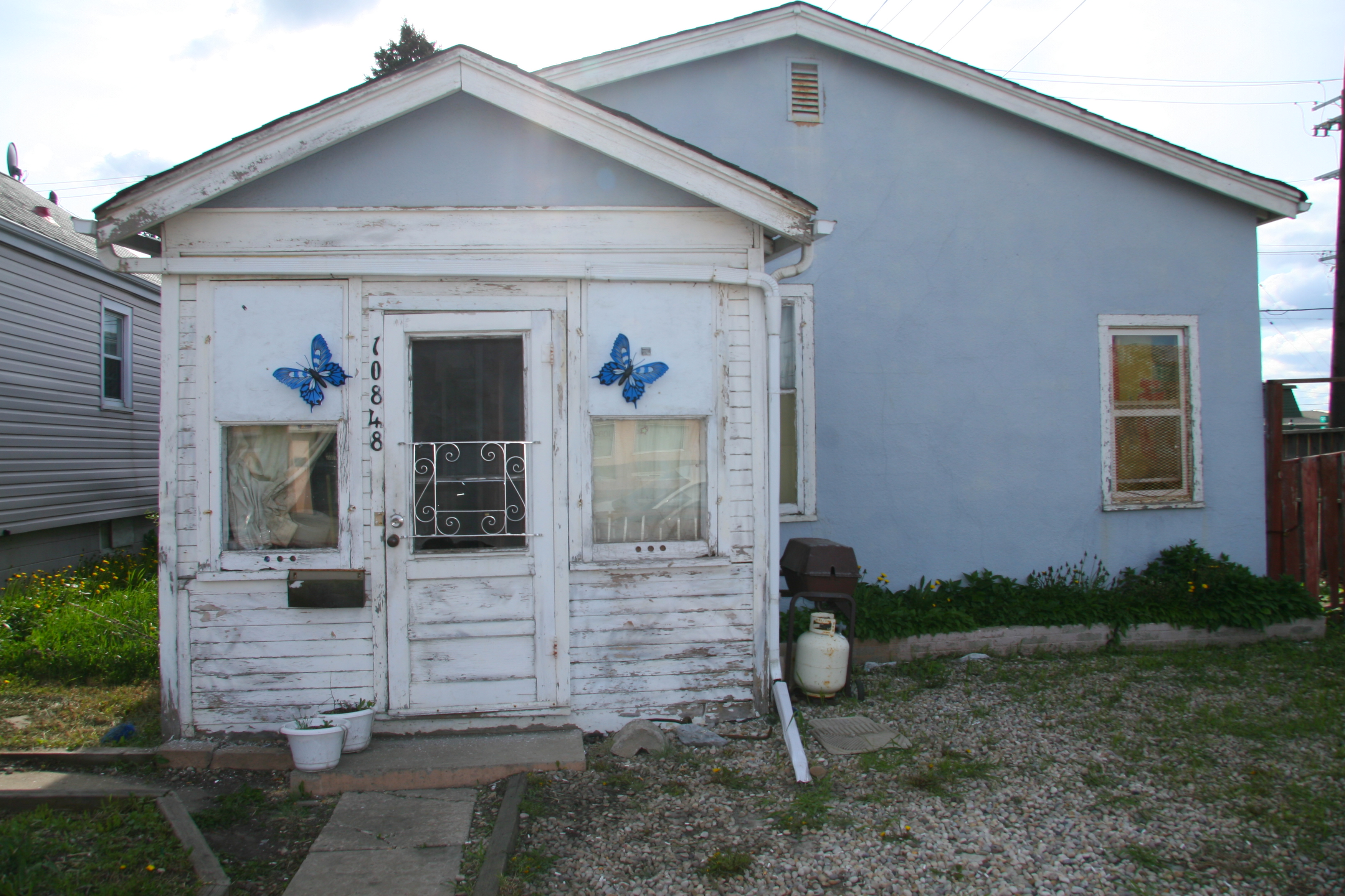 N/A (Decorative item)